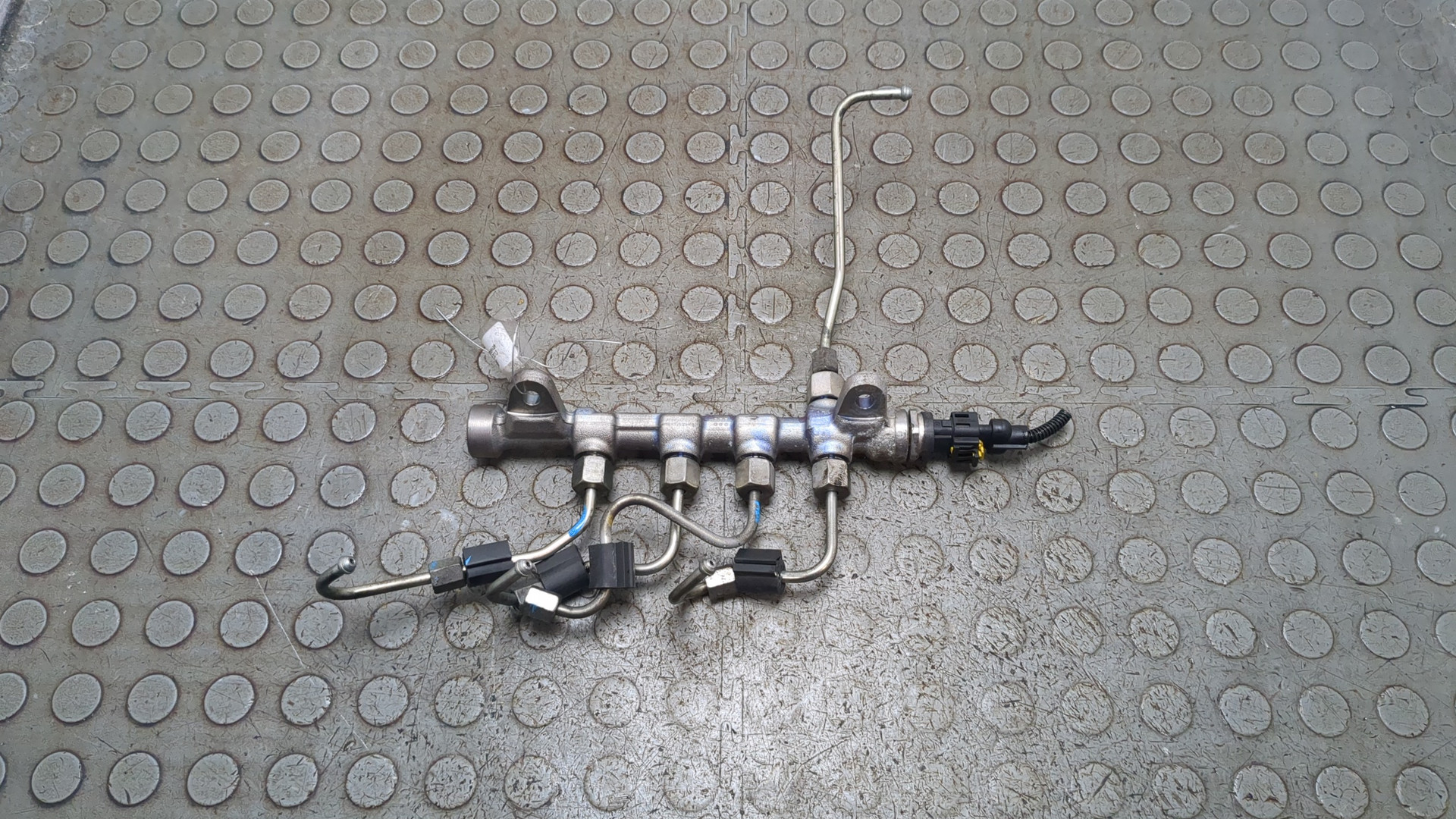 Рейка топливная (рампа)