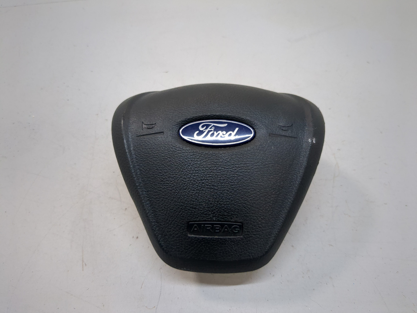 Подушка безопасности в рулевое колесо