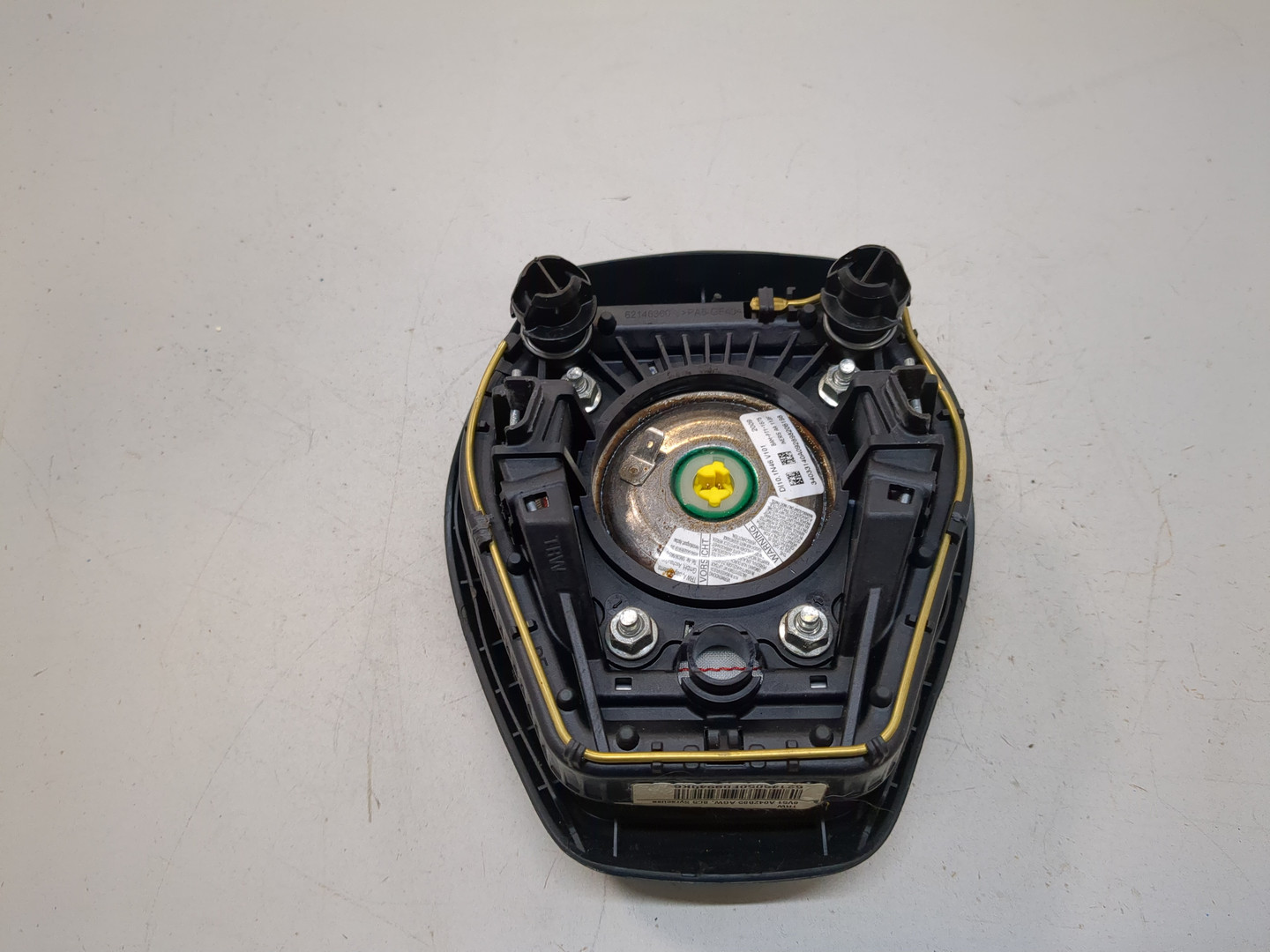 Подушка безопасности в рулевое колесо