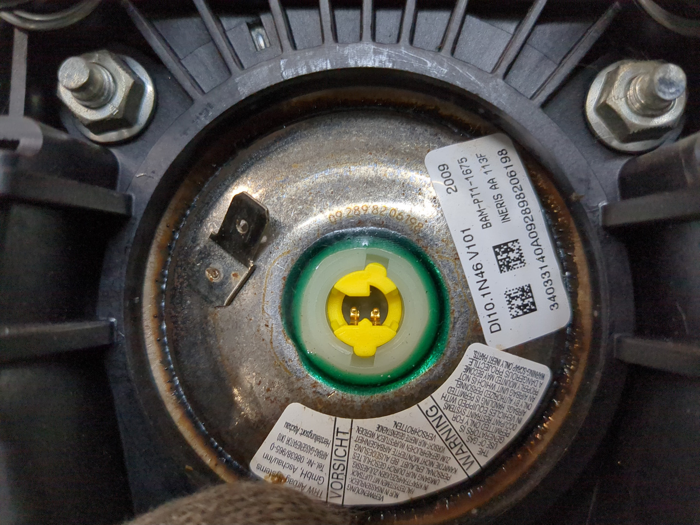 Подушка безопасности в рулевое колесо