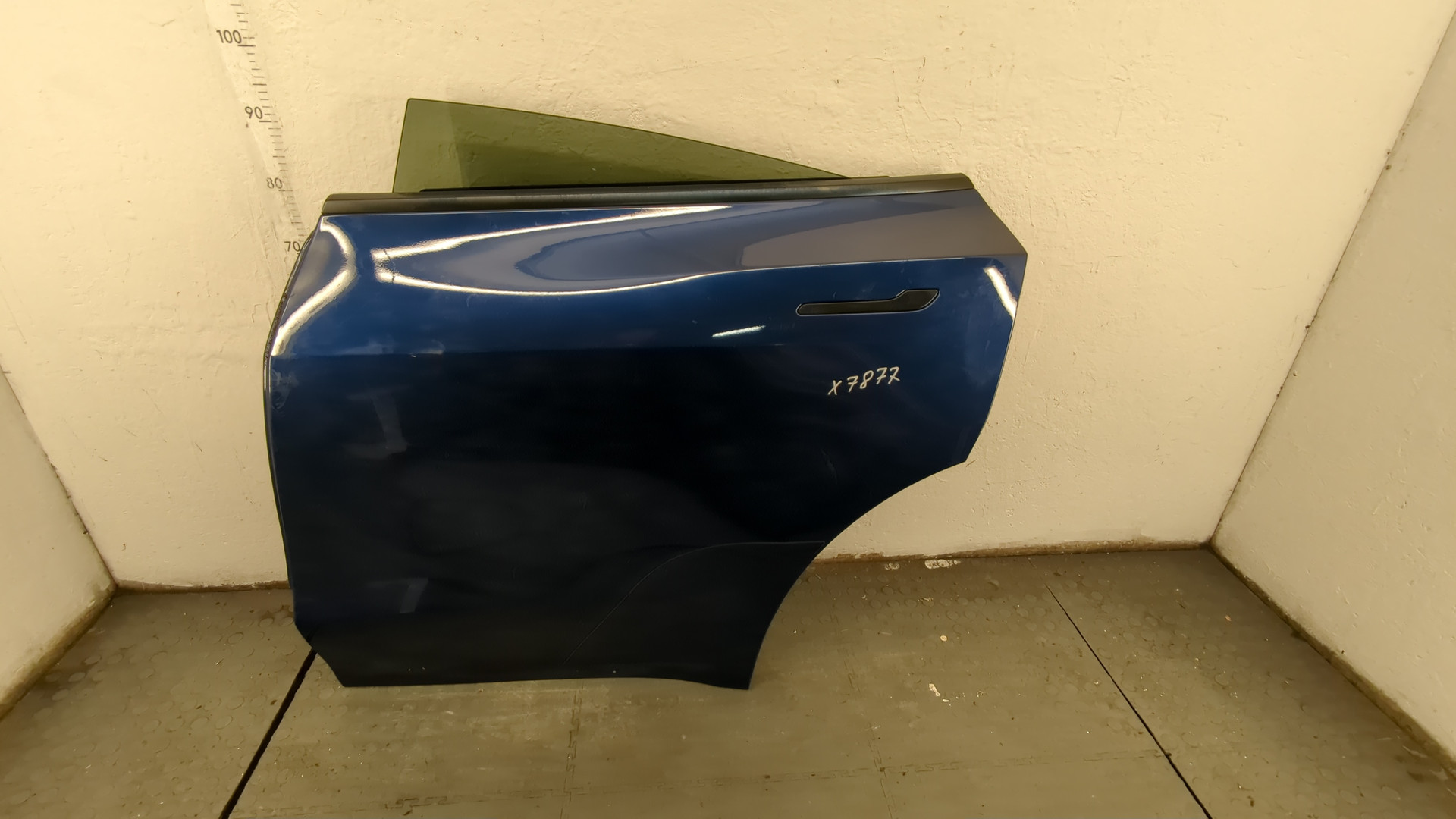 Дверь задняя левая