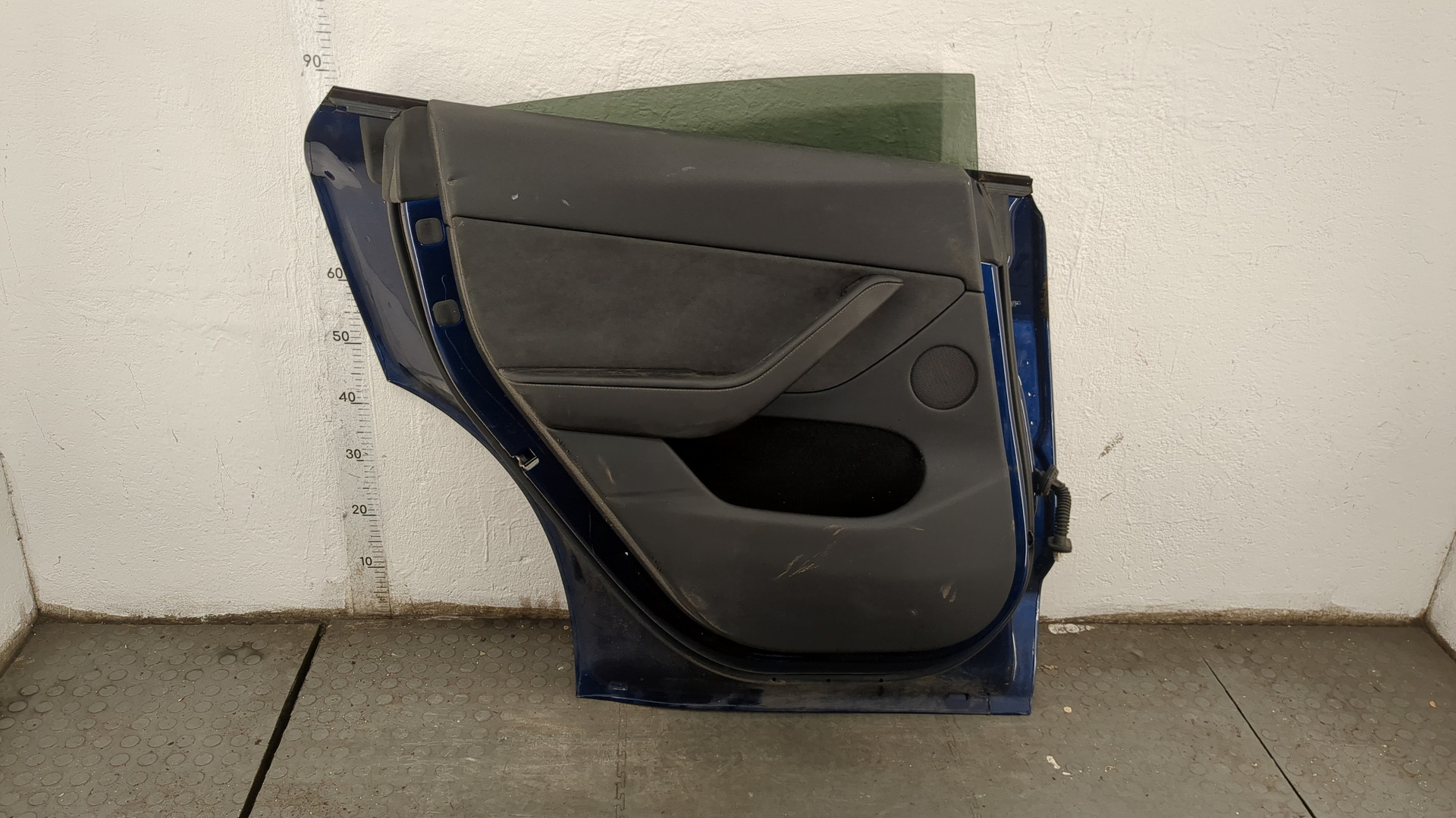 Дверь задняя левая