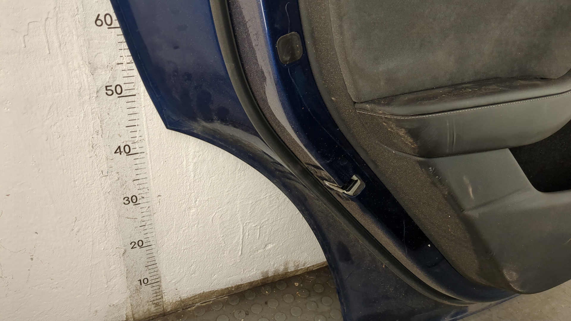 Дверь задняя левая