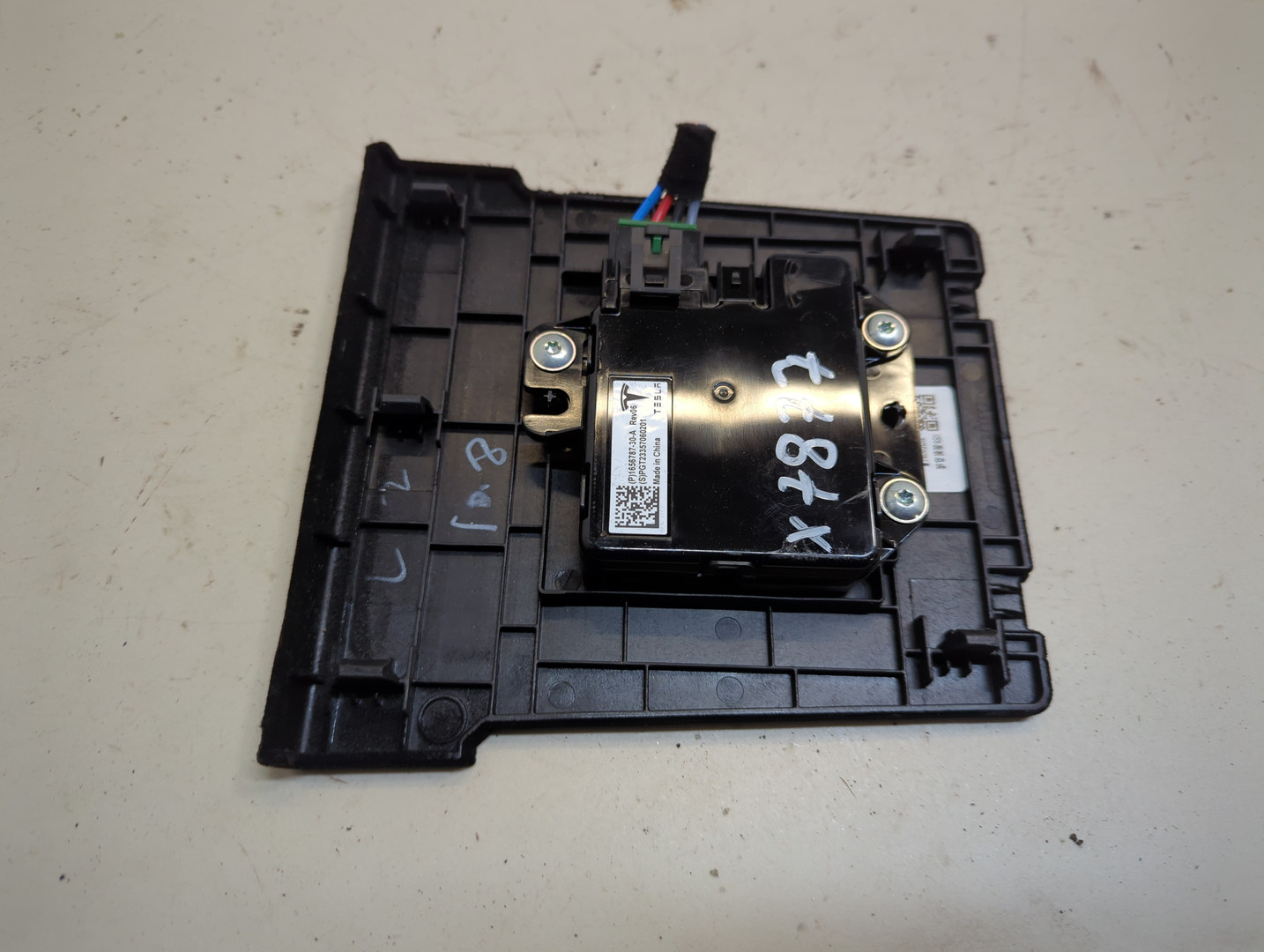 Гнездо AUX / USB IN