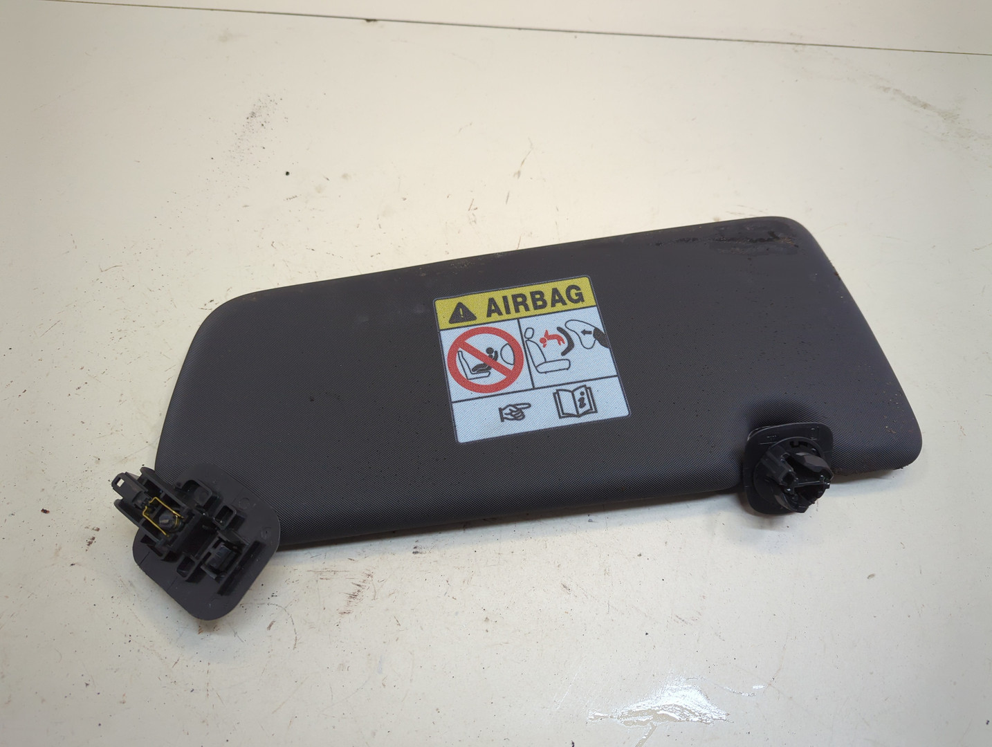 Козырек солнцезащитный