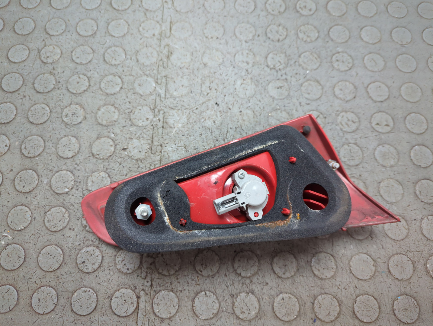 Фонарь задний внутренний правый