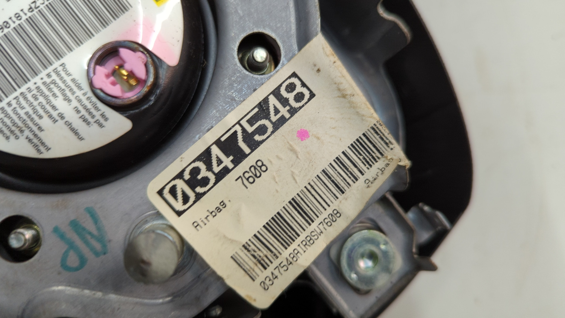 Подушка безопасности в рулевое колесо