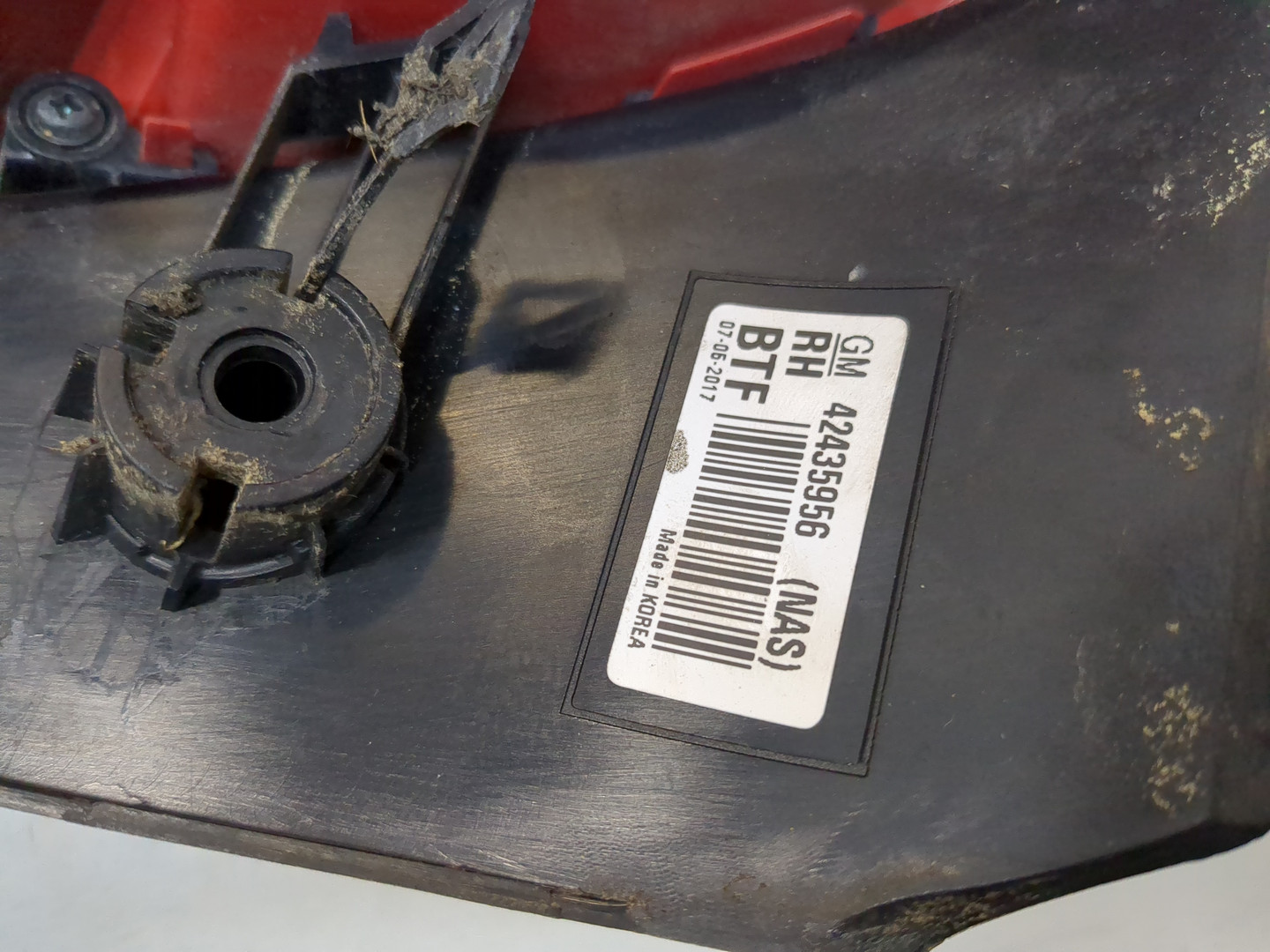 Фонарь задний правый