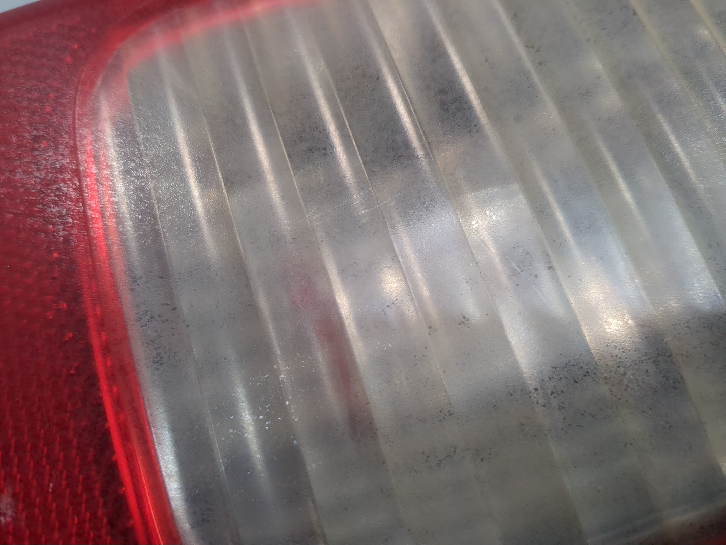 Фонарь задний левый