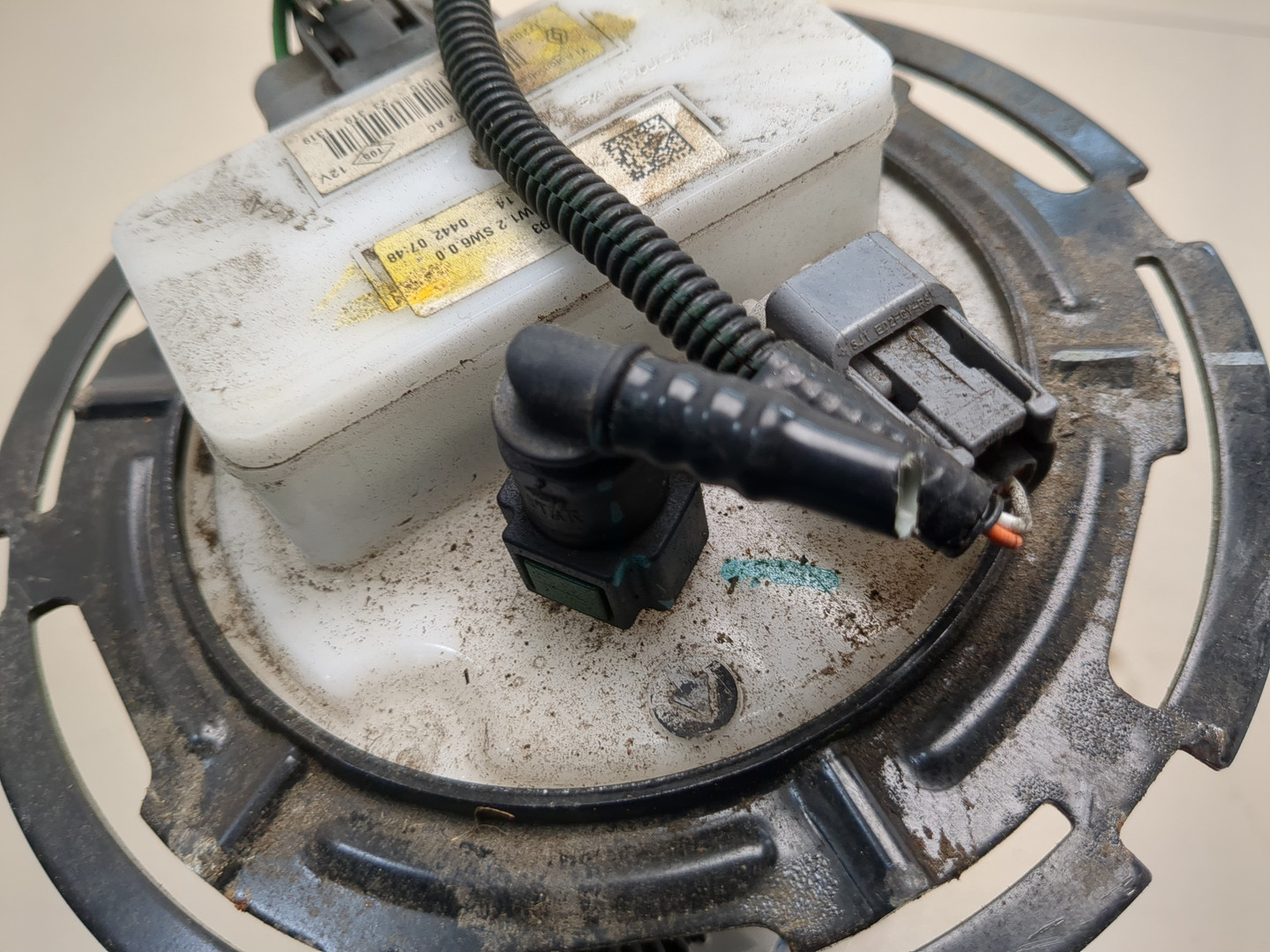 Насос топливный электрический