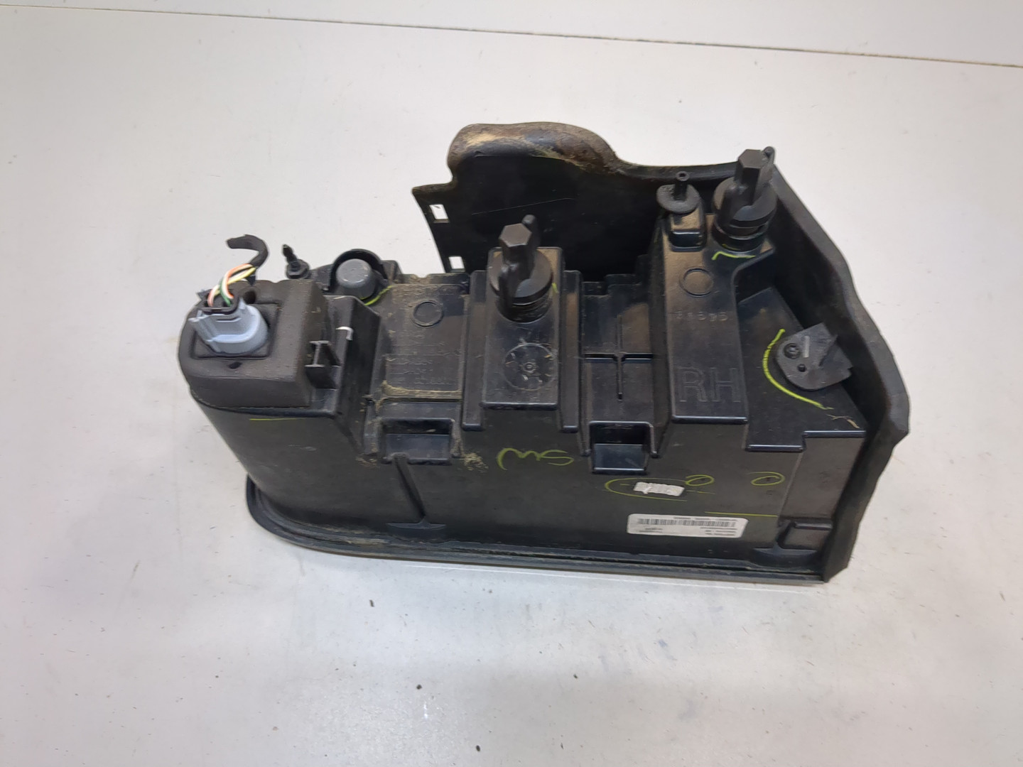 Фонарь задний правый