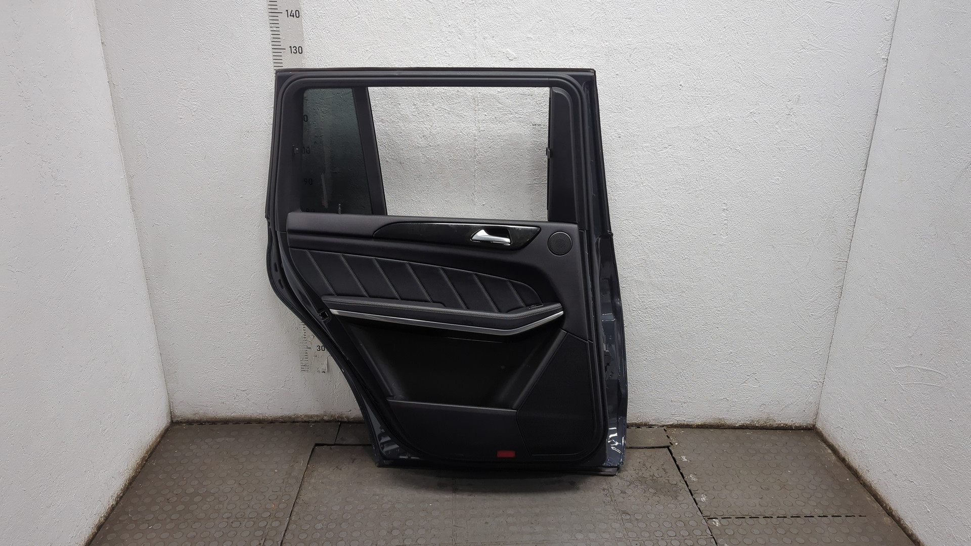 Дверь задняя левая