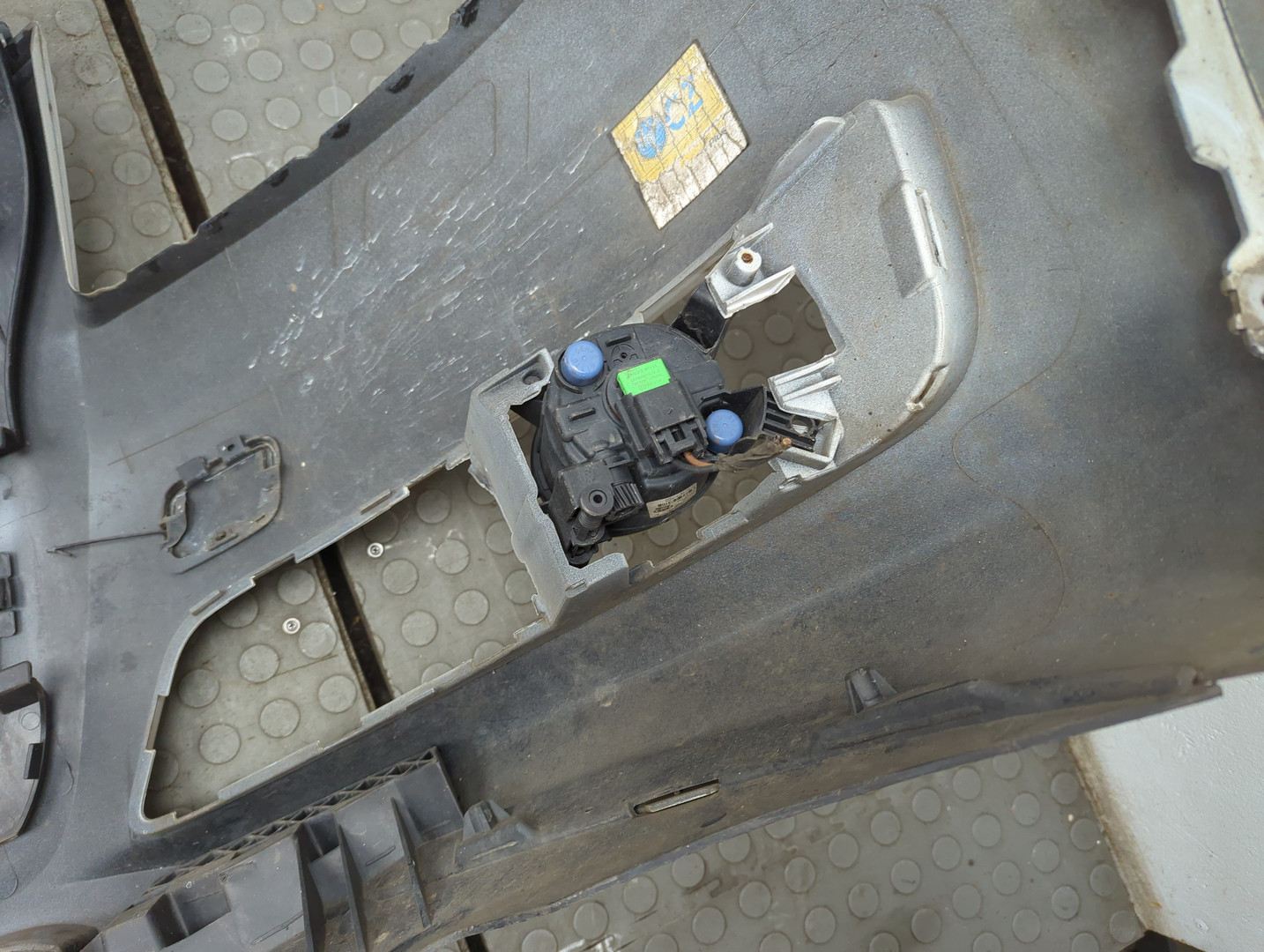 Бампер передний