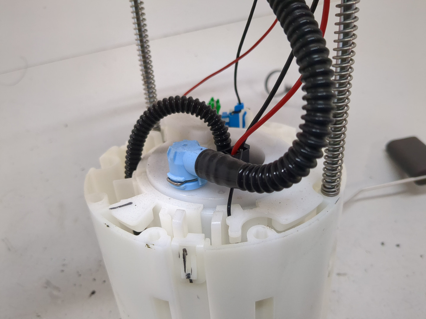 Насос топливный электрический