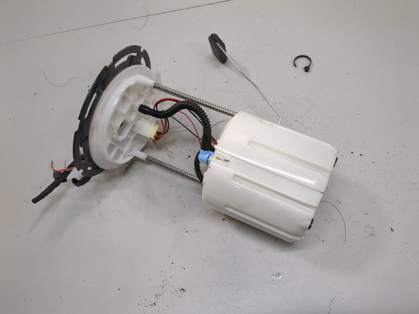 Насос топливный электрический