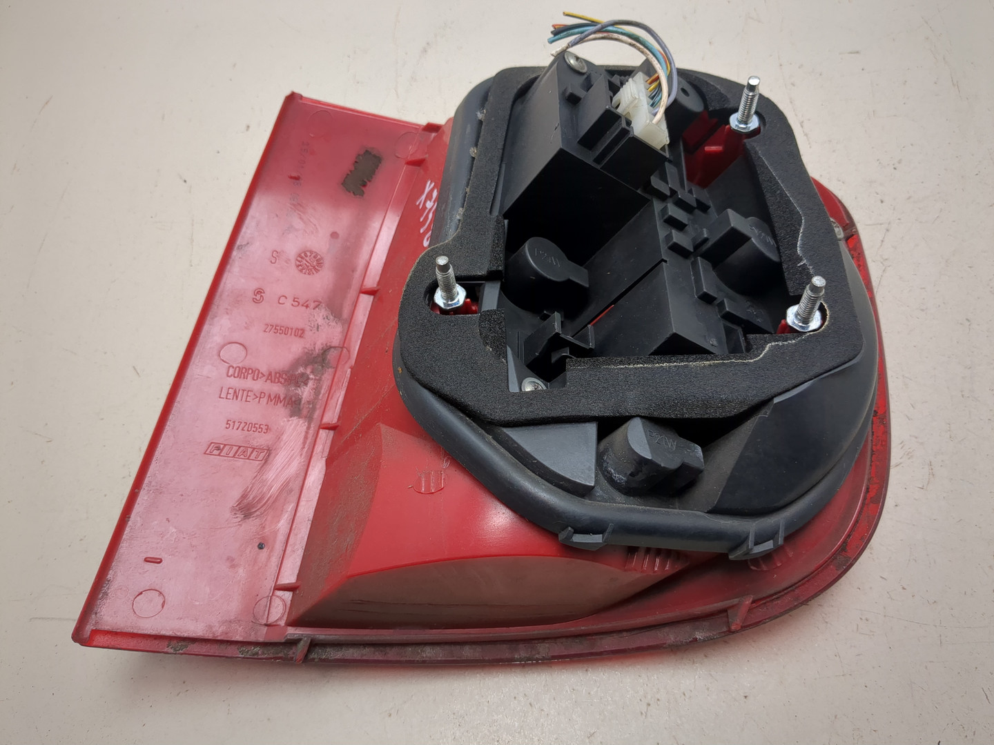 Фонарь задний левый