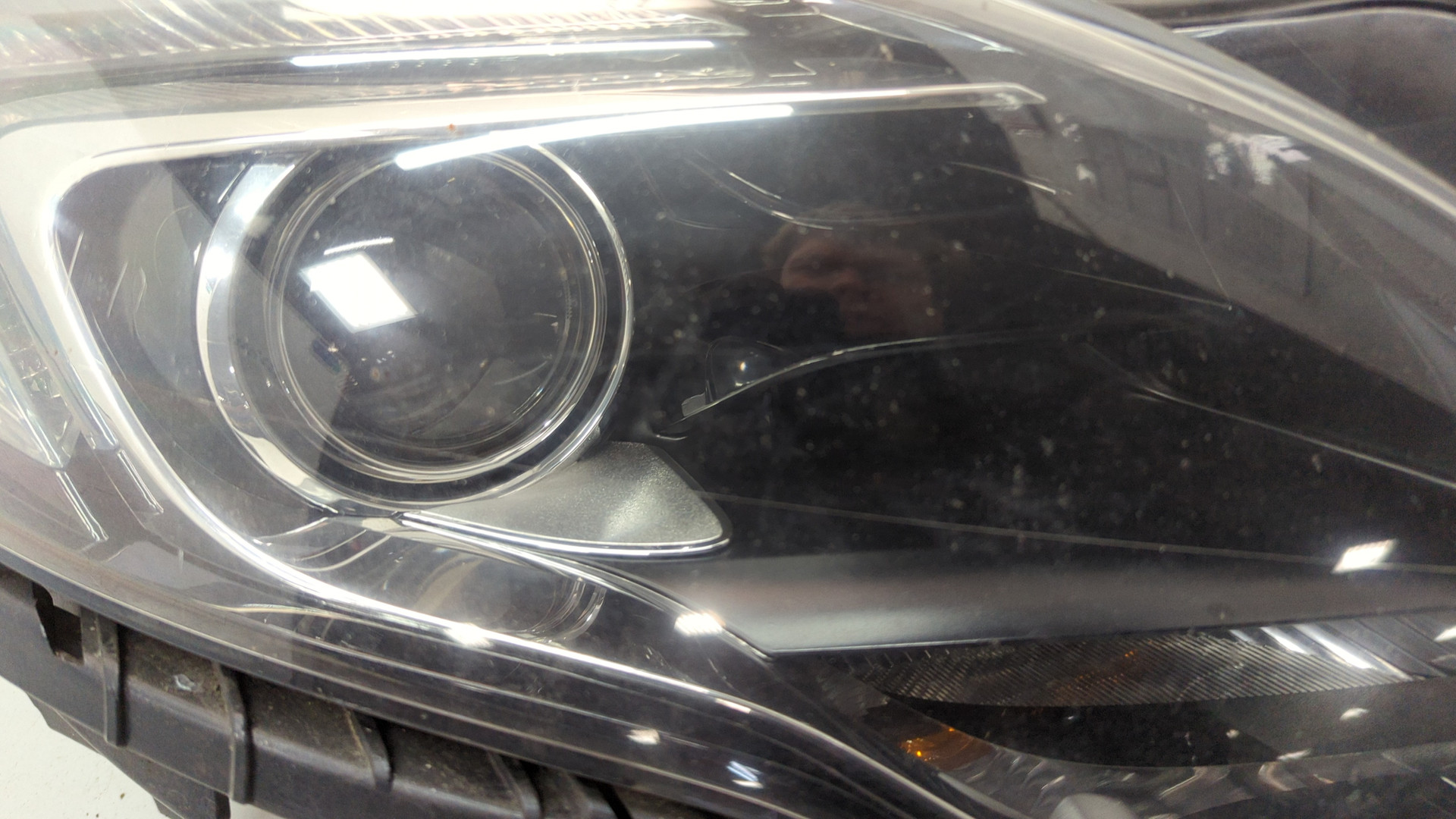 Фара правая