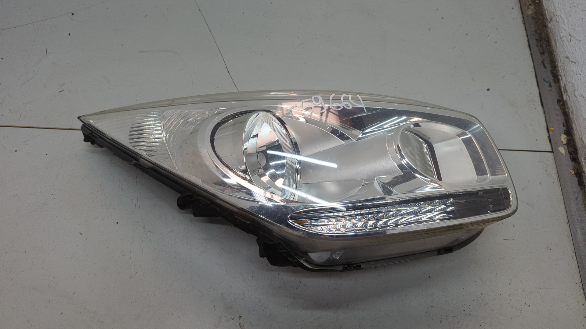 Фара правая