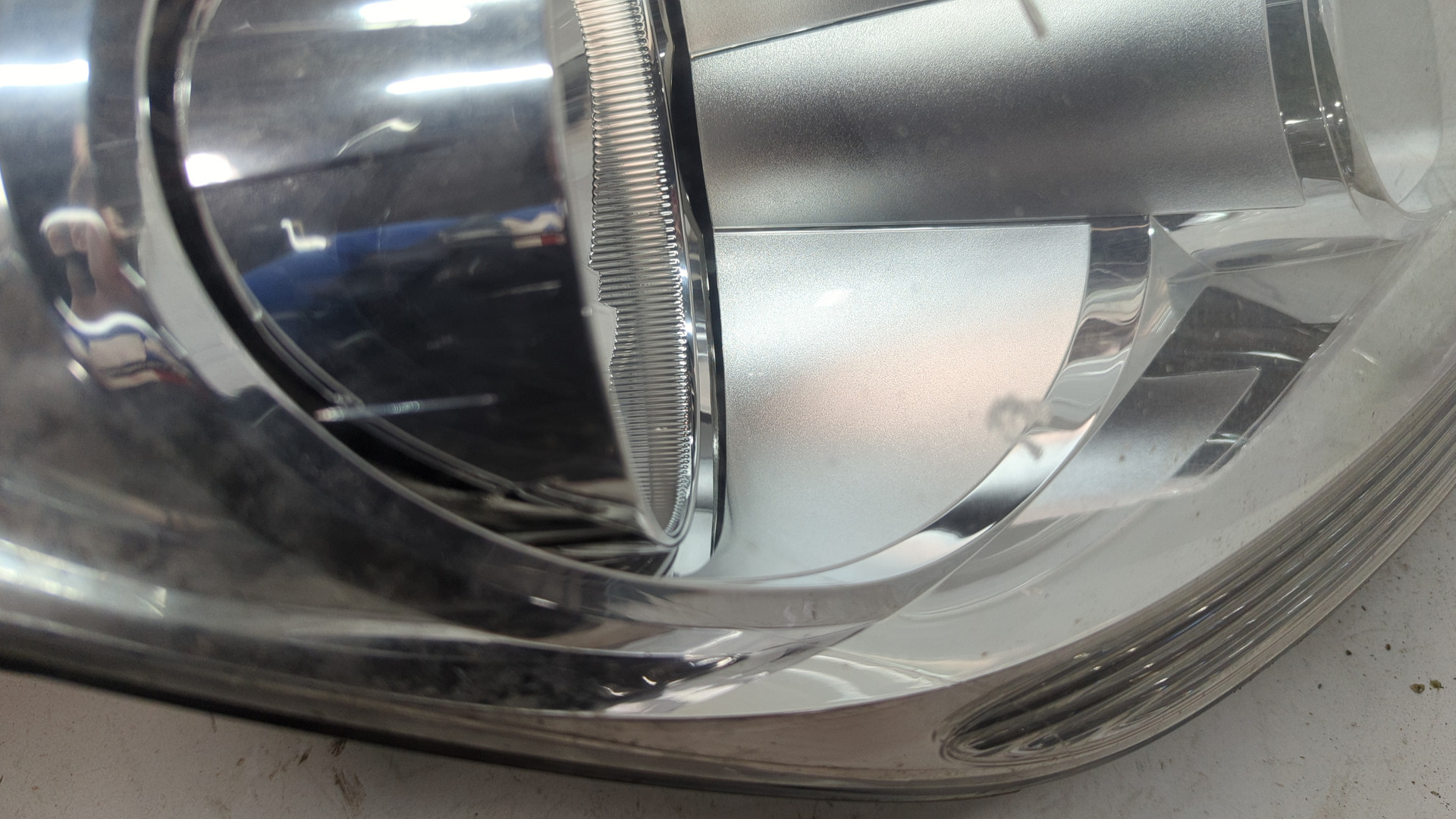 Фара правая