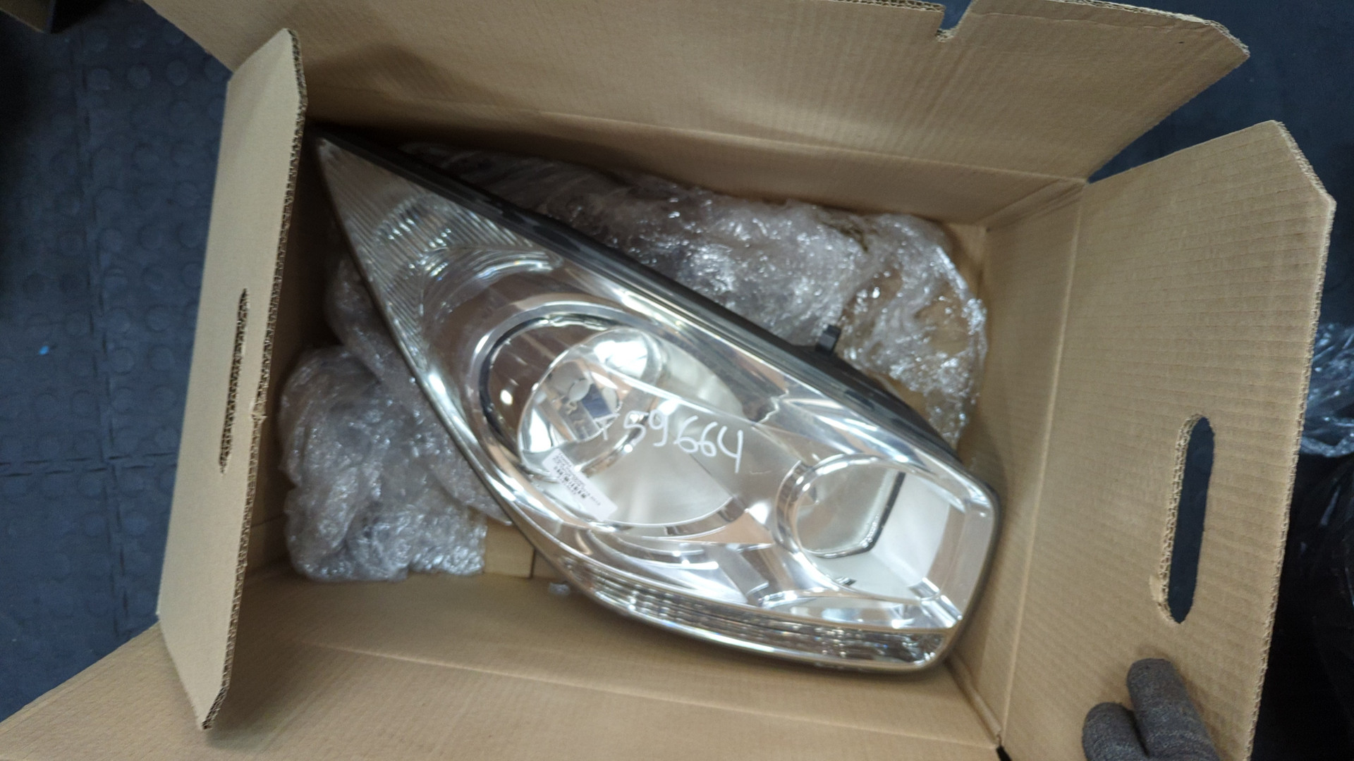 Фара правая