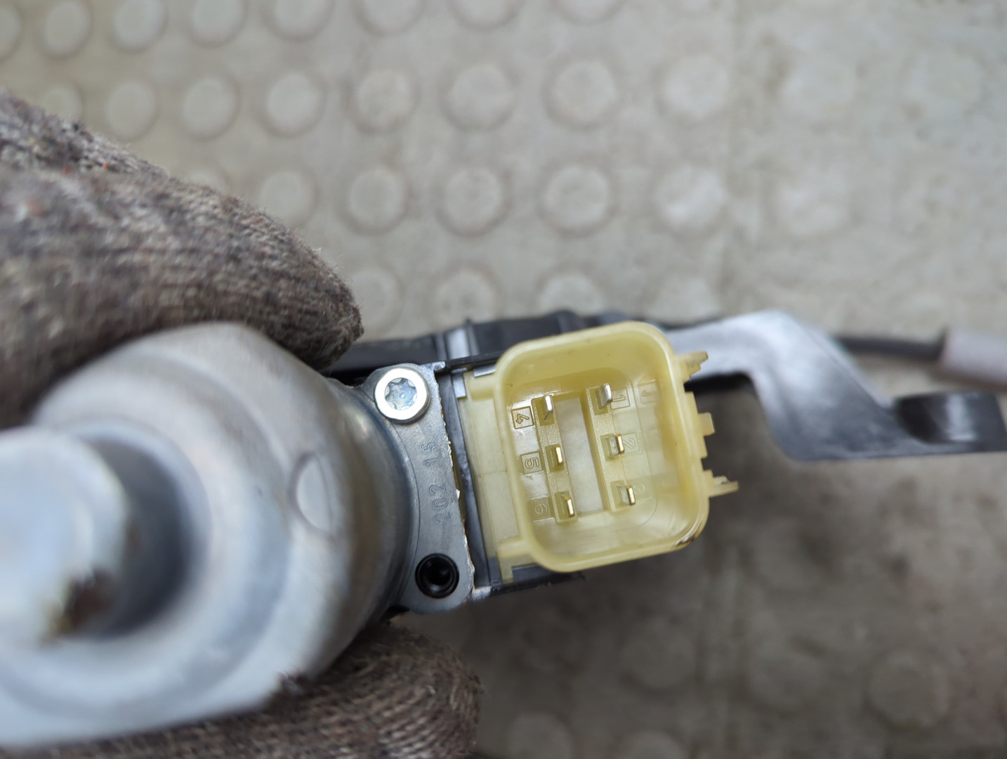 Стеклоподъемник электр. задний левый