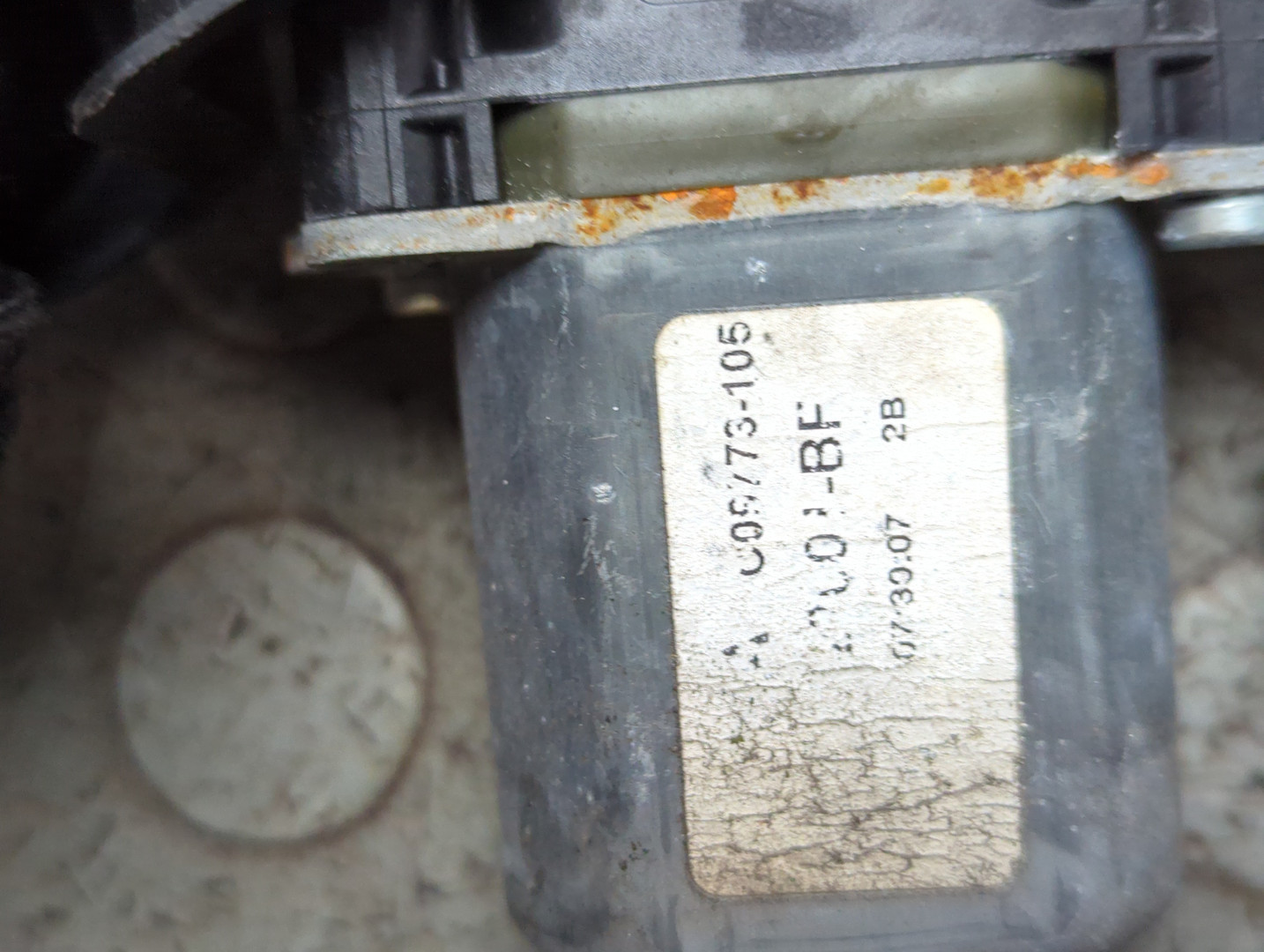 Стеклоподъемник электр. задний левый