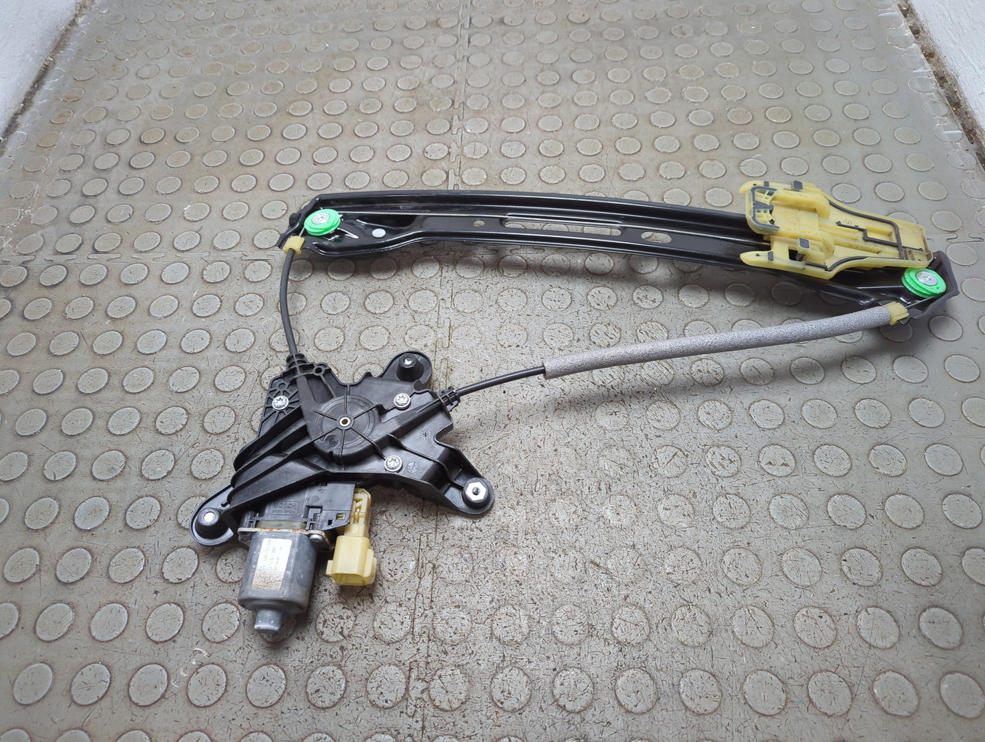 Стеклоподъемник электр. задний левый