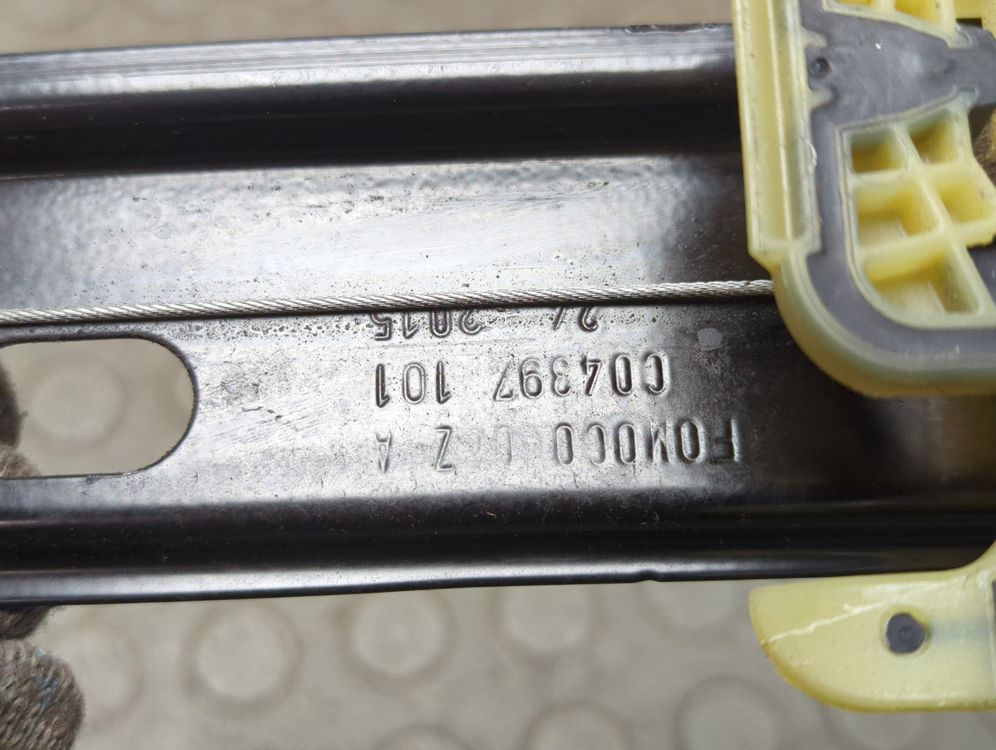 Стеклоподъемник электр. задний левый