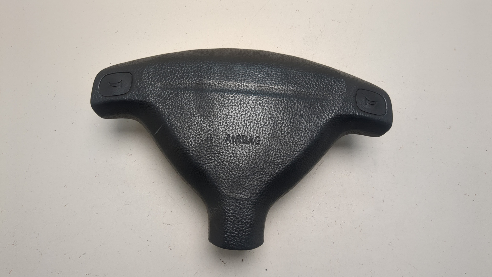 Подушка безопасности в рулевое колесо