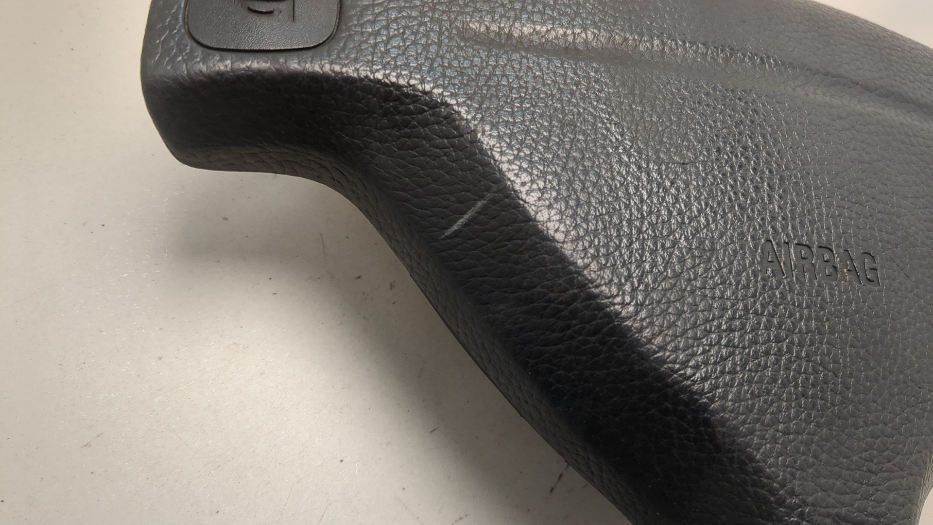 Подушка безопасности в рулевое колесо