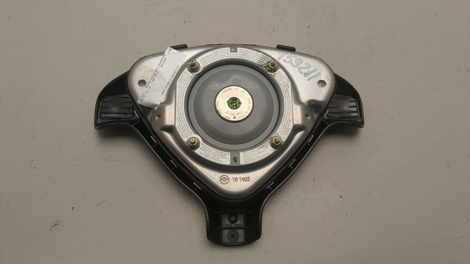 Подушка безопасности в рулевое колесо