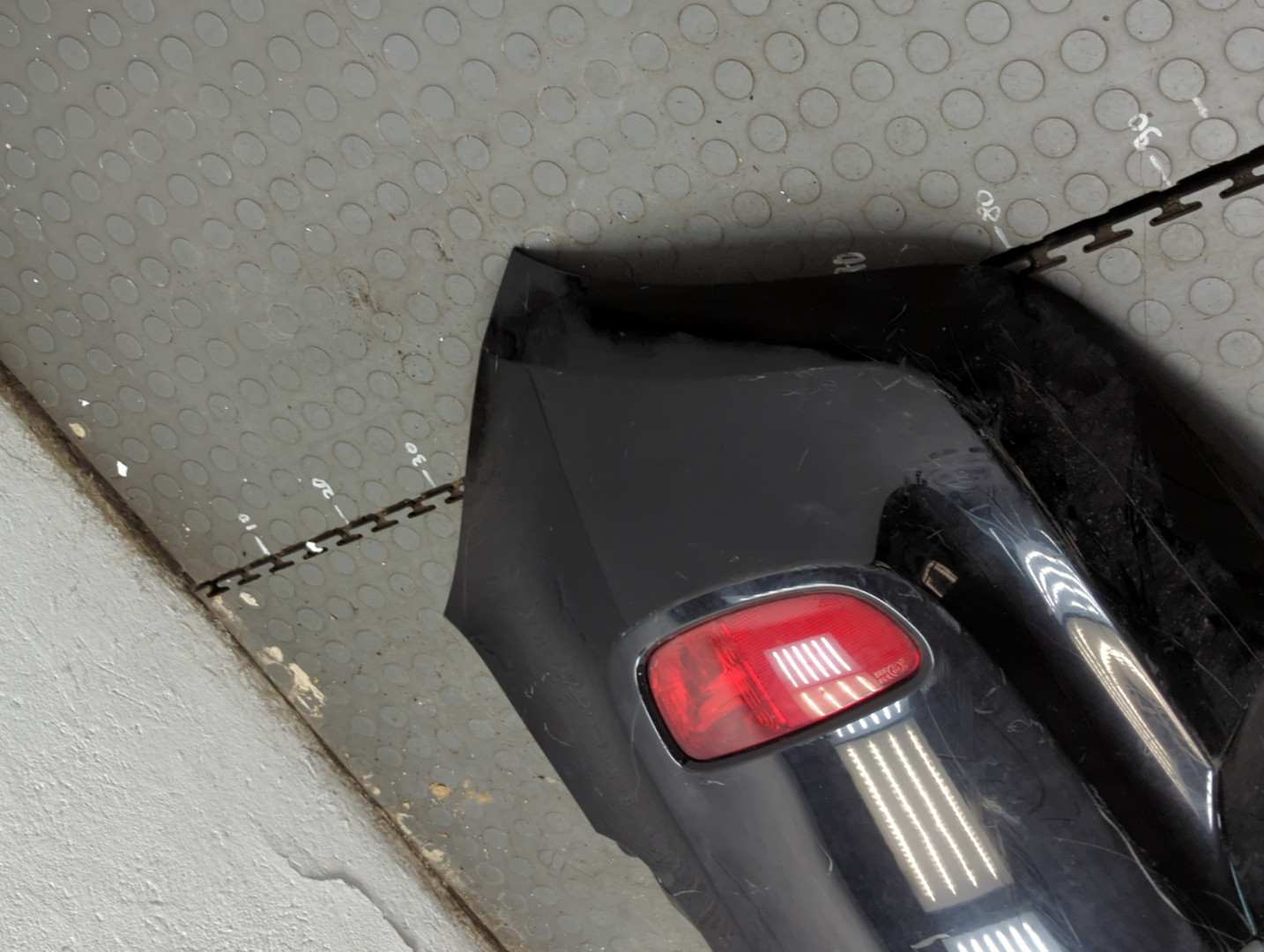 Бампер задний
