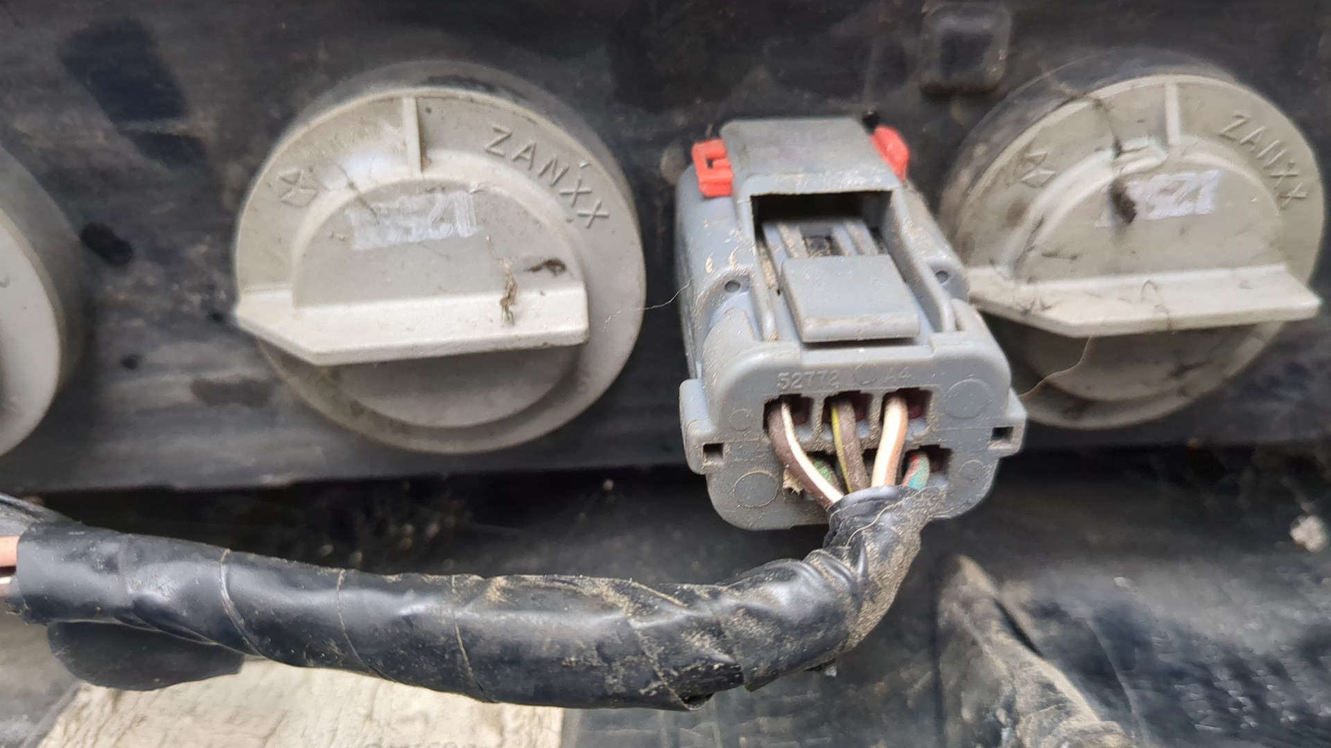 Фонарь задний левый