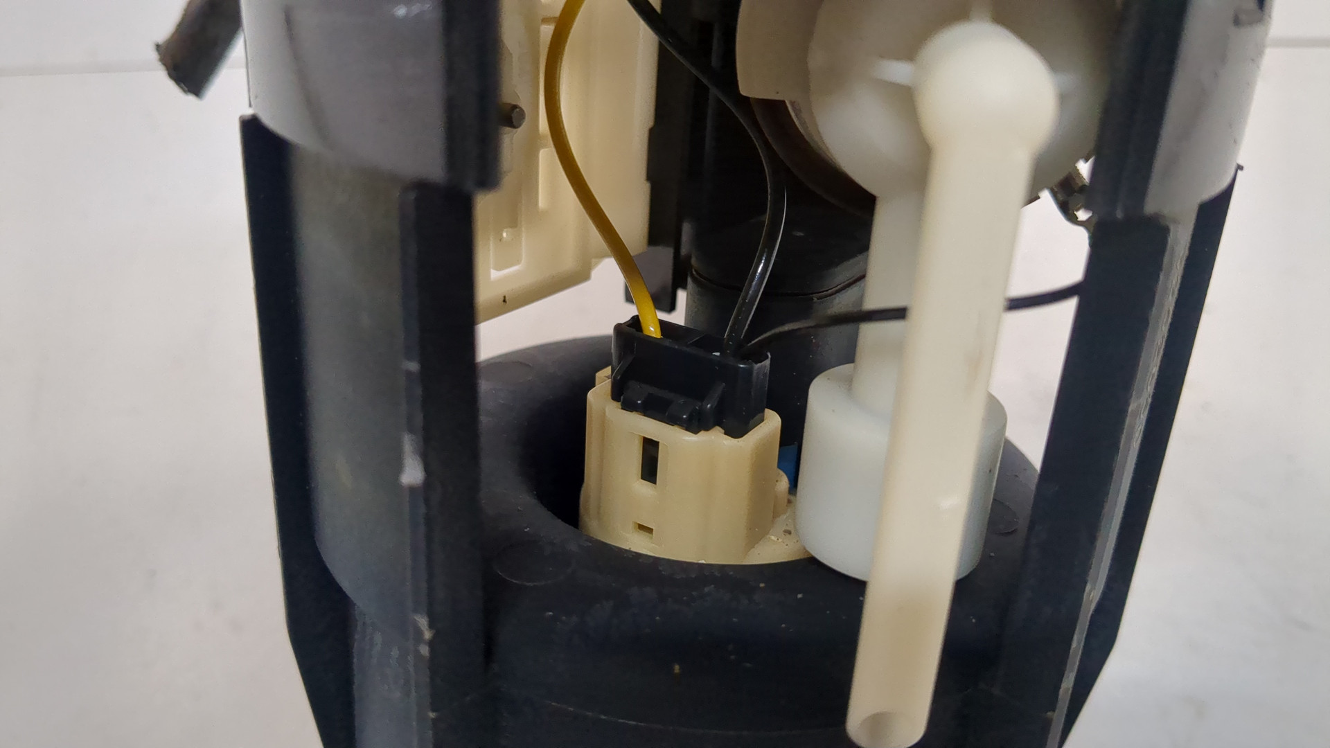 Насос топливный электрический