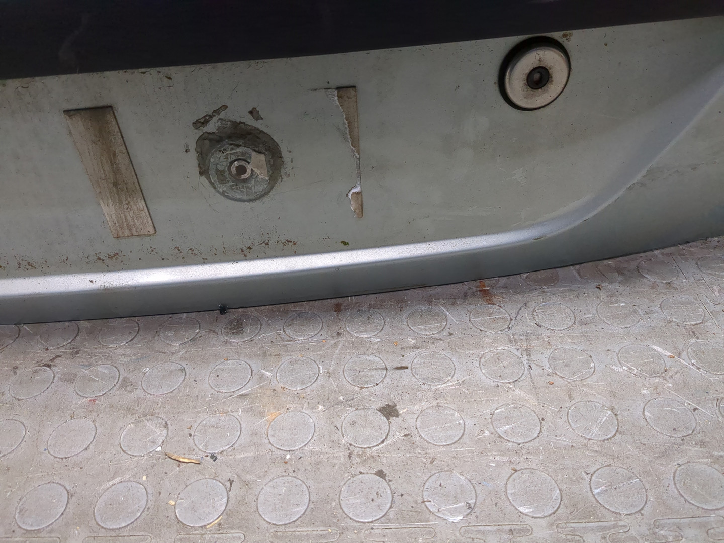 Дверь багажника