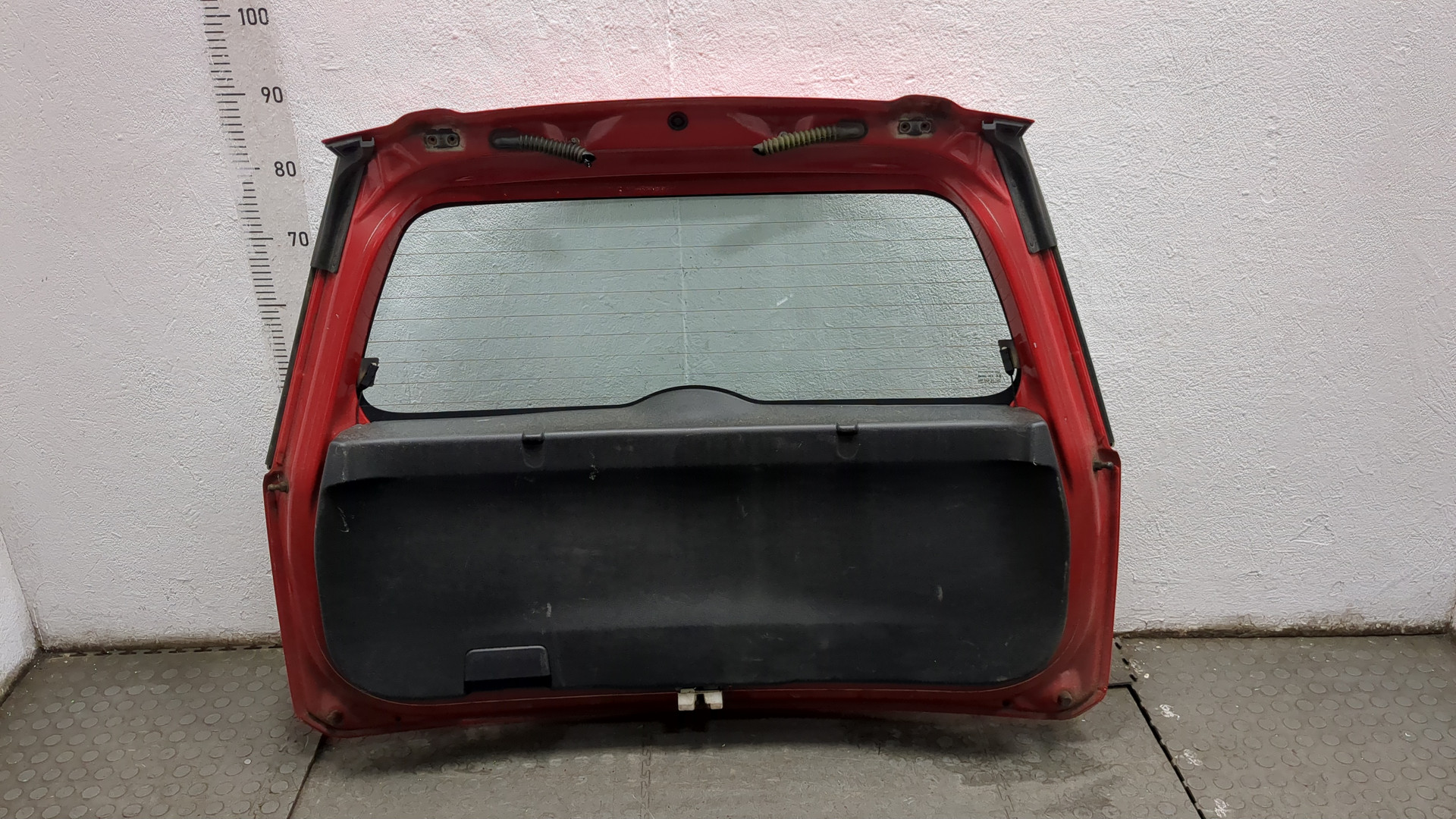 Дверь багажника