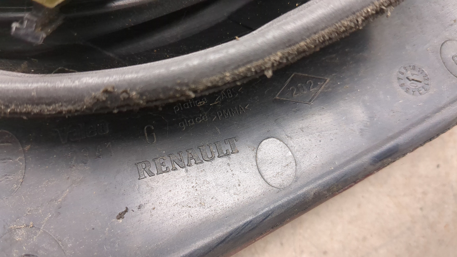 Фонарь задний левый