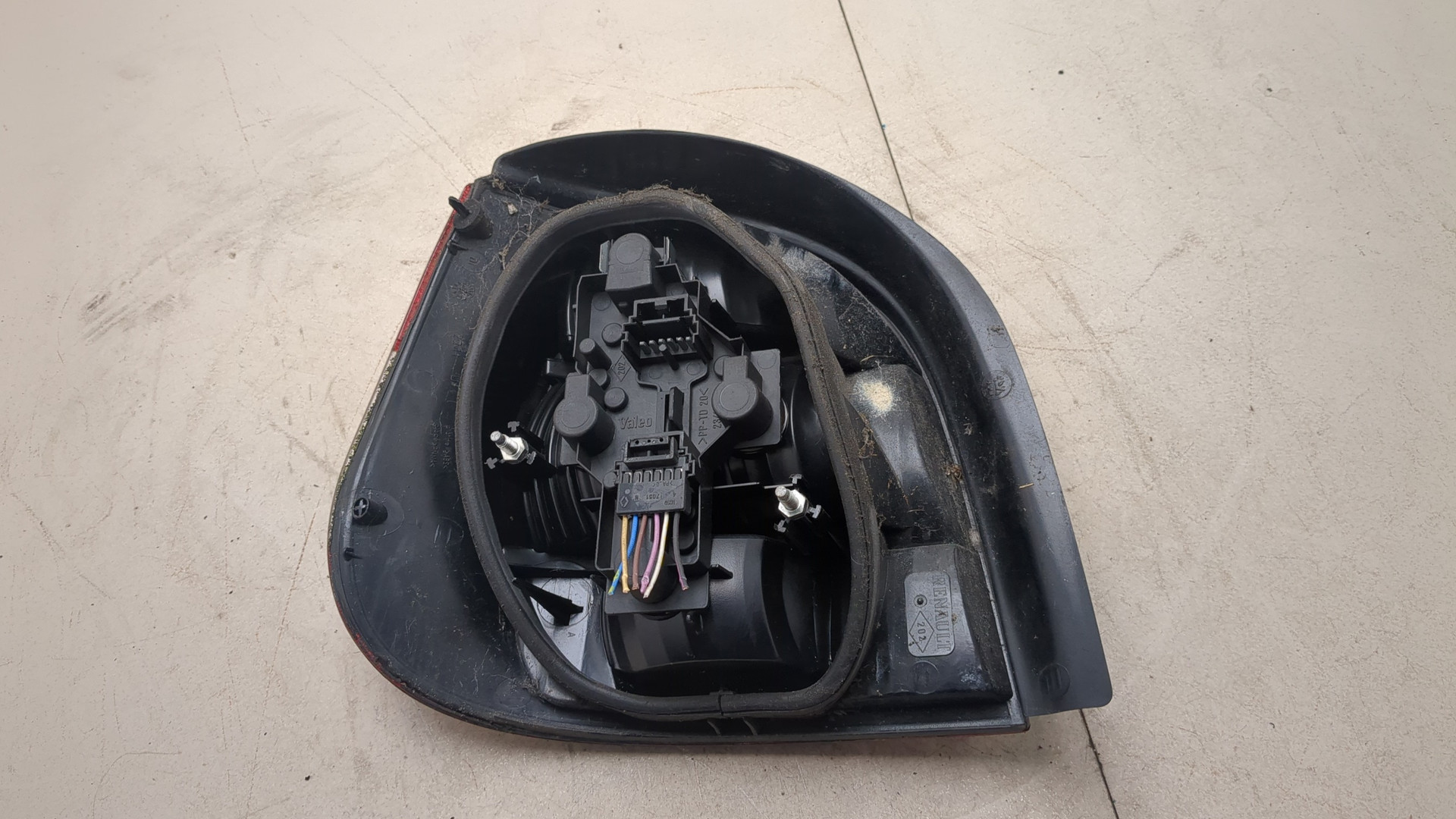 Фонарь задний правый