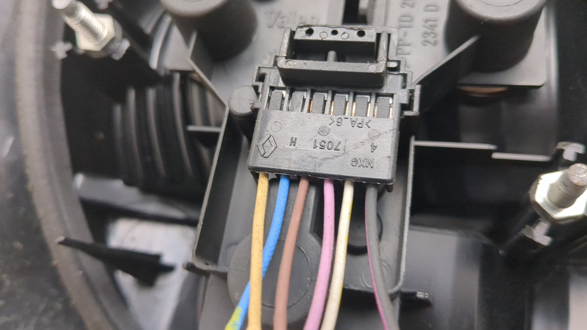 Фонарь задний правый