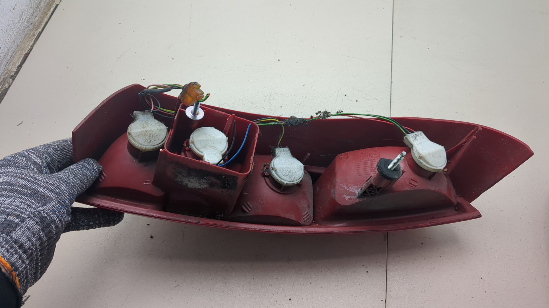 Фонарь задний левый