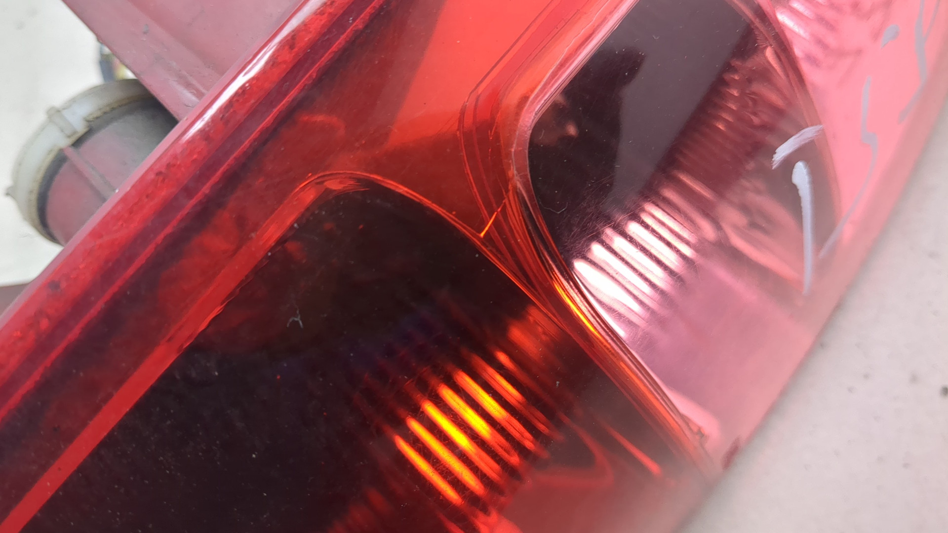 Фонарь задний левый