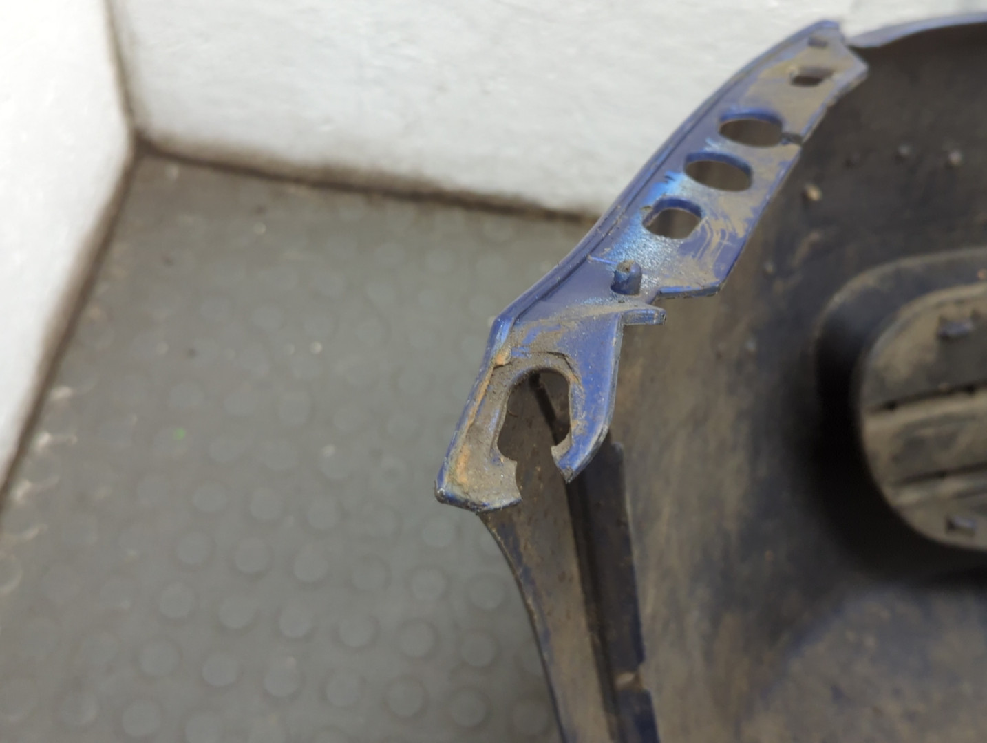 Бампер передний