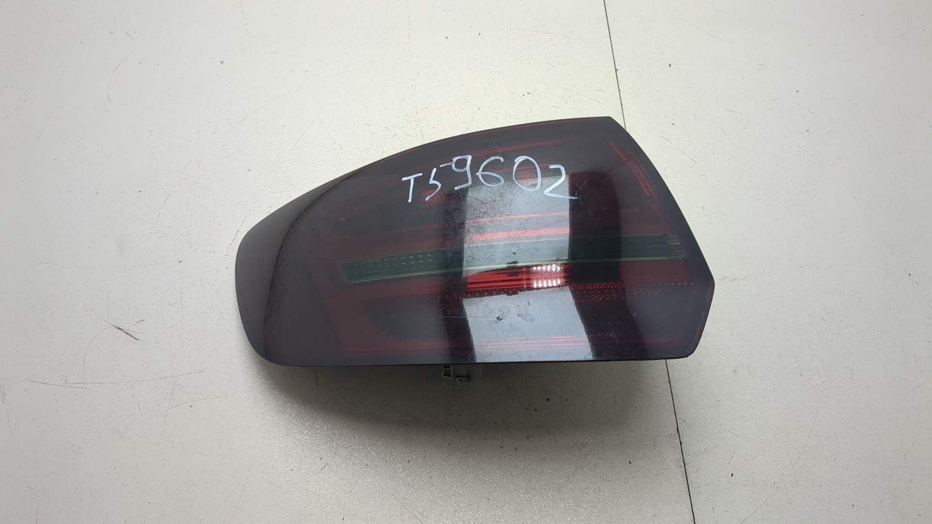 Фонарь задний левый