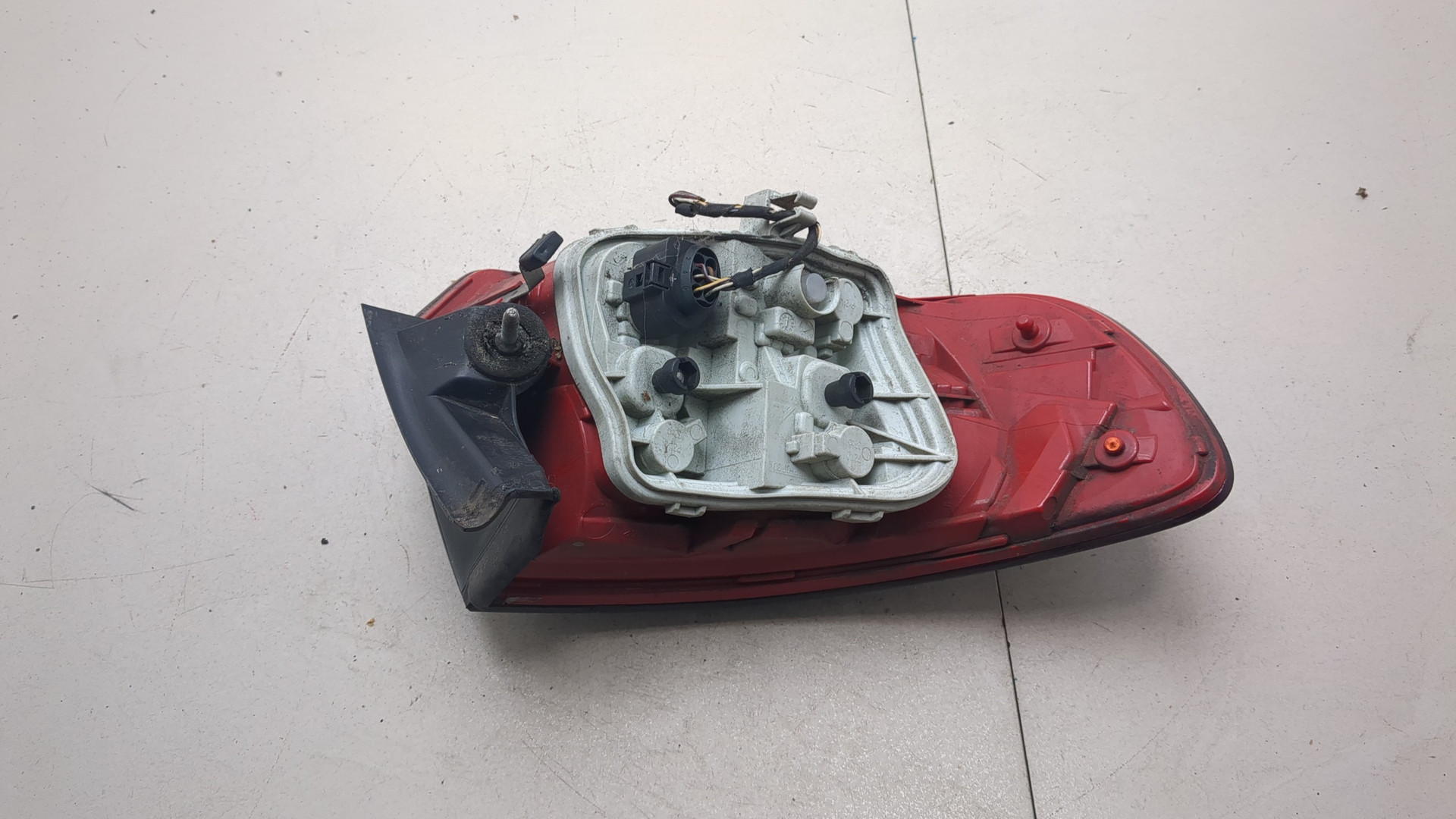 Фонарь задний правый