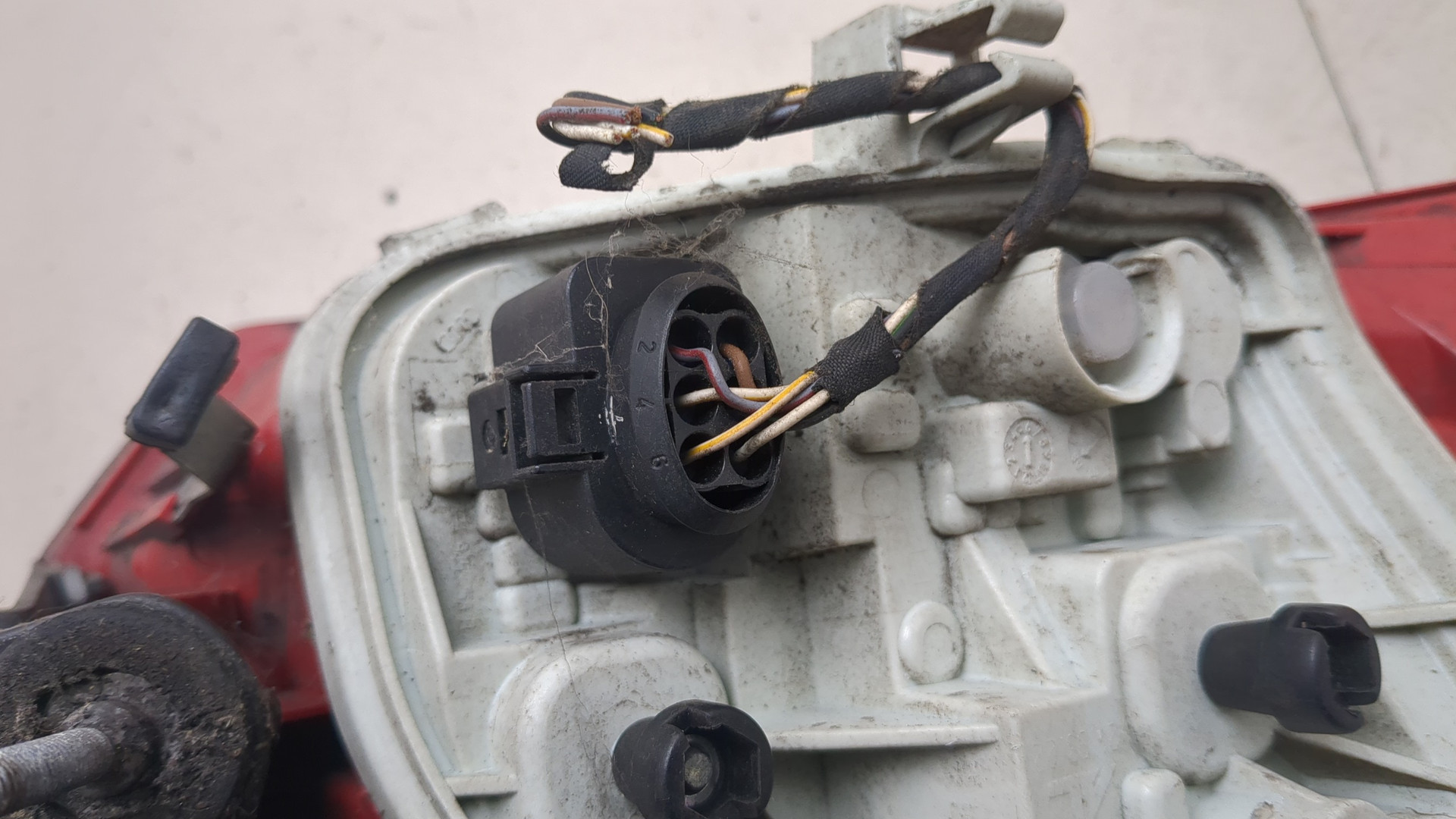 Фонарь задний правый