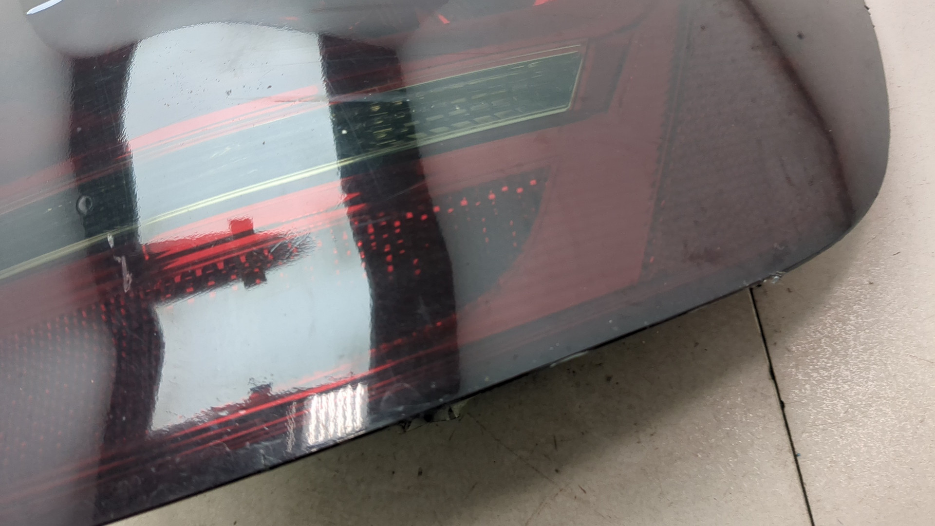 Фонарь задний правый