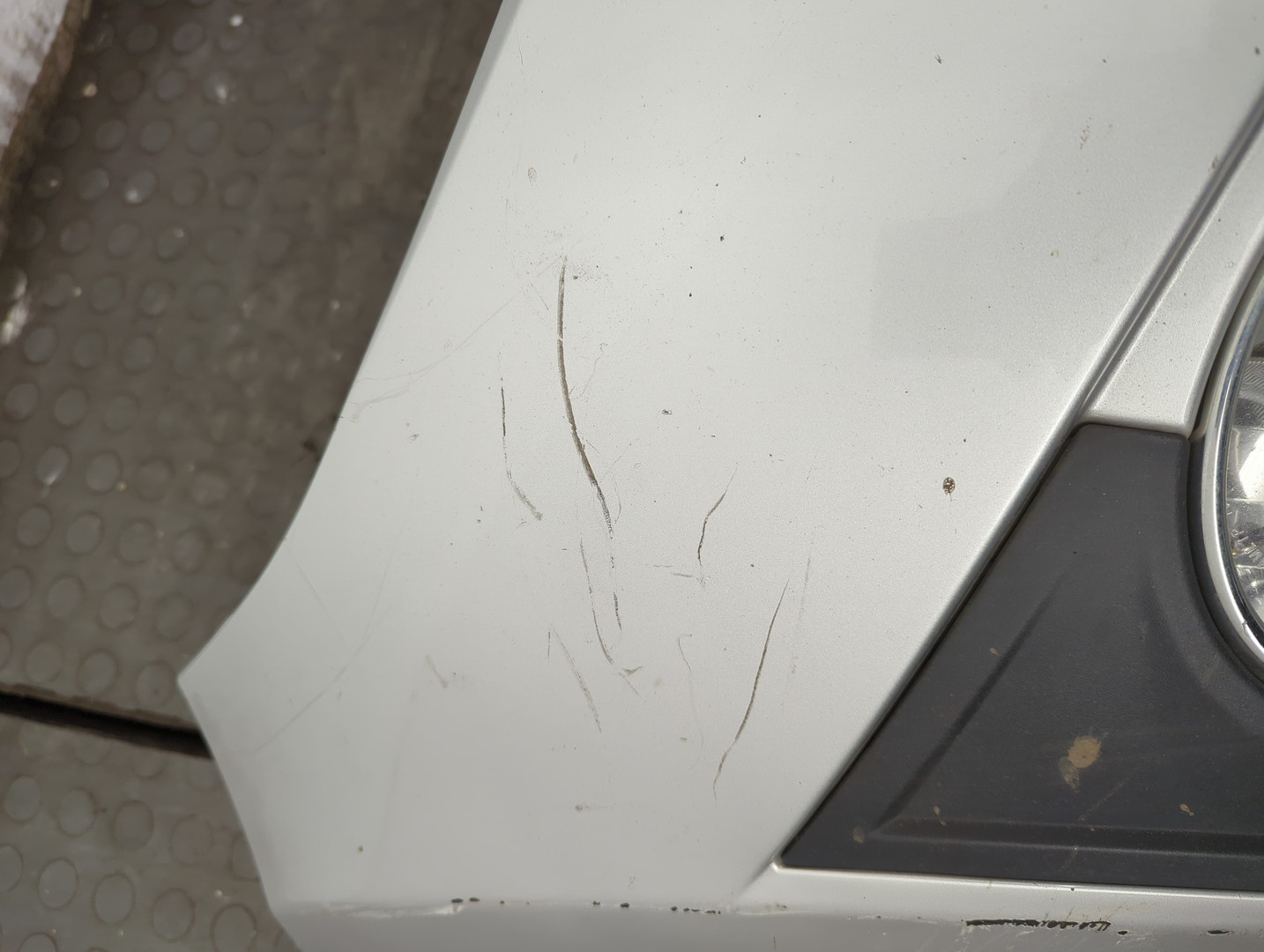 Бампер передний