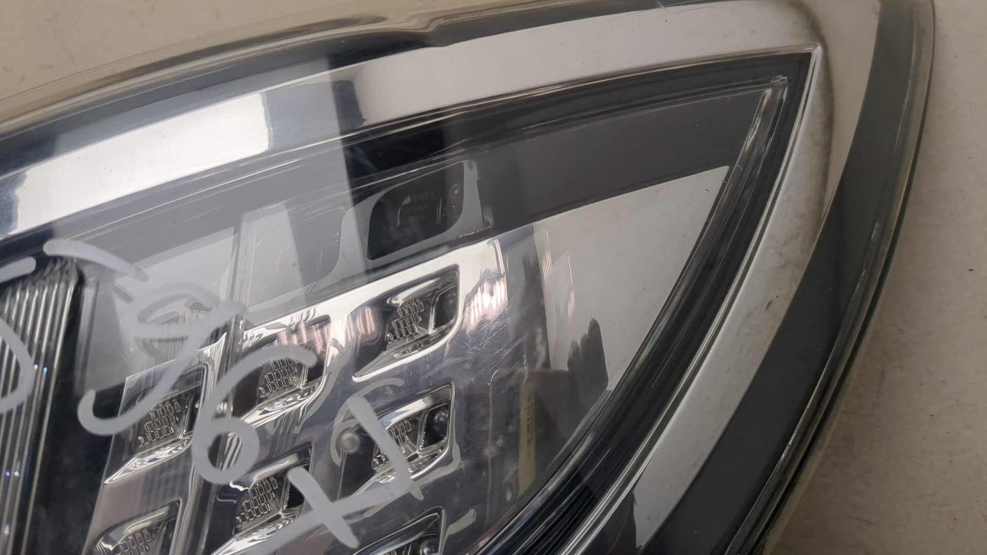 Фонарь задний правый