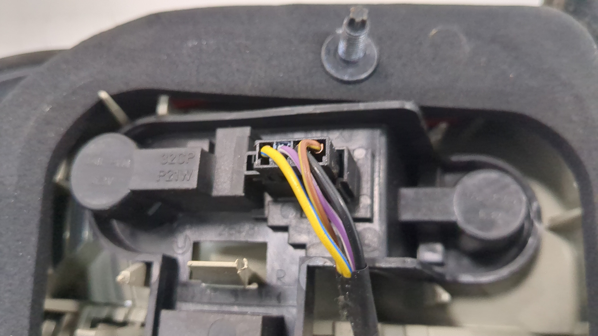 Фонарь задний правый