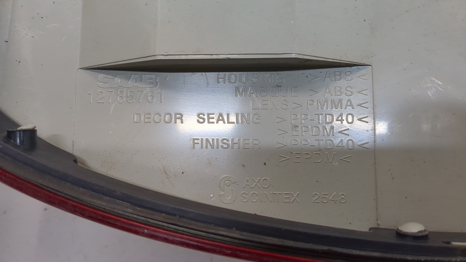 Фонарь задний правый